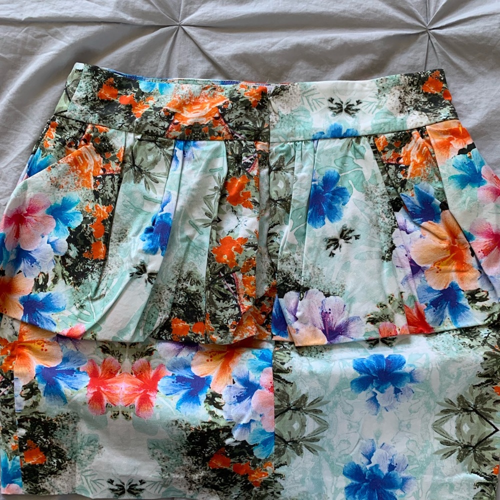 Zara skirt - Picture 2 of 2